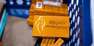 Ποινική δίωξη σε γιατρό από τη Νέα Υόρκη επειδή συνταγογράφησε το χάπι της άμβλωσης σε έφηβη στη Λουιζιάνα