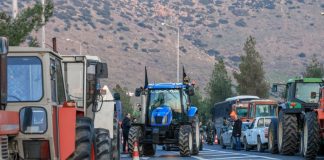 Αγρότες: Συνεχίζονται οι κινητοποιήσεις – 25 μπλόκα σε όλη τη χώρα, συμβολικοί αποκλεισμοί δρόμων