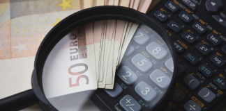 Υπερπλεόνασμα στον κρατικό προϋπολογισμό, μεγάλα ελλείμματα στους προϋπολογισμούς των νοικοκυριών