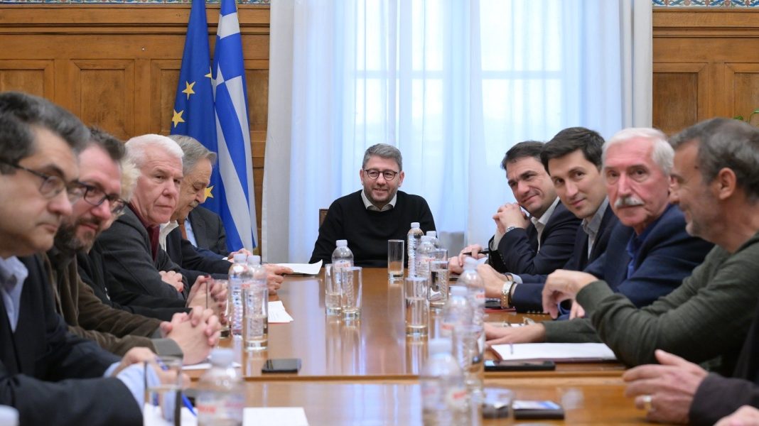 androulakis_0502_1460-820_new