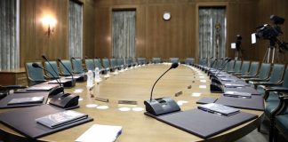 Ανασχηματισμός: Γιατί δεν μπορεί να σώσει μια κυβέρνηση που είναι με την πλάτη στον τοίχο