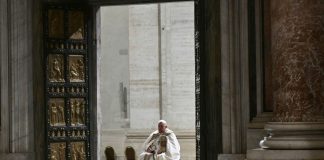 Politico: «Ο Πάπας αντιλαμβάνεται ότι πλησιάζει στον θάνατο» – Το παρασκήνιο της διαδοχής του