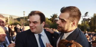 Σε γραμμή… Πιερρακάκη – Μαρινάκη ο πρωθυπουργός