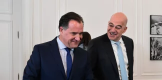 Ο Άδωνις «κέντησε» τον Δένδια