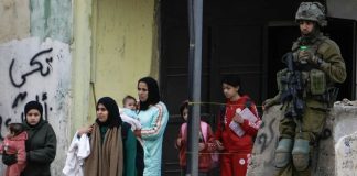 Ο ισραηλινός στρατός επιτίθεται – Ιστορικό υψηλό εκτοπισμού Παλαιστινίων από Δ. Όχθη