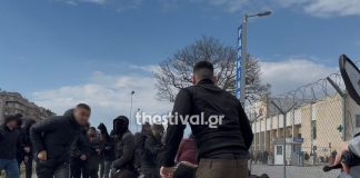 Θεσσαλονίκη: Άγριο ξύλο από αναρχικούς σε άτομα με ελληνικές σημαίες (video)