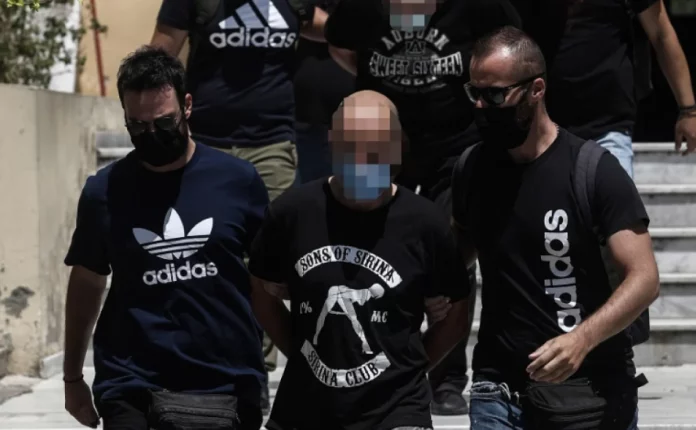 Επέστρεψε στην υπηρεσία της ΕΛ.ΑΣ ο αστυνομικός της Ηλιούπολης – Είχε συλληφθεί για trafficking