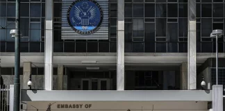 Ο γενναιόδωρος «θείος Σαμ» και τα καλοπληρωμένα «παιδιά» του στην Ελλάδα