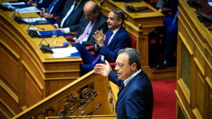 ΣΥΡΙΖΑ: Δυναμώνει το κάλεσμα σε ΠΑΣΟΚ για πρόταση μομφής μετά τη νέα συνέντευξη Μητσοτάκη