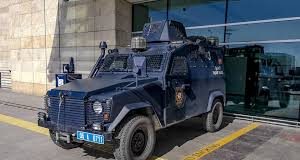 Τουρκία: Η αστυνομία συνέλαβε τον δήμαρχο του Μπεϊκόζ που ανήκει στην αντιπολίτευση – Κατηγορείται για σκευωρία