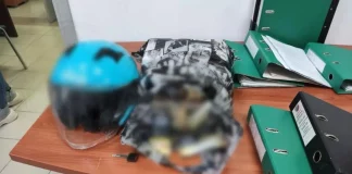 42χρονος στην Κρήτη διοχέτευε στην αγορά λαθραία τσιγάρα με το μηχανάκι του ντελίβερι – Τα έκρυβε στο κράνος