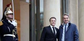 Meteor: Ο Μακρόν έκανε «βρετανική ντρίπλα» για το θέμα στον Μητσοτάκη