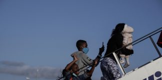 Δεν υπάρχει θέμα μαζικών επιστροφών προσφύγων από τη Γερμανία, λένε πηγές του υπουργείου Μετανάστευσης