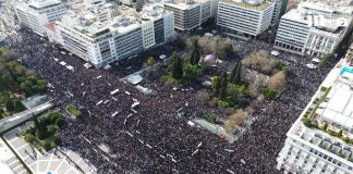 Τέμπη: Ανοιχτή σύγκρουση της κυβέρνησης με την κοινωνία στις μεγαλειώδεις συγκεντρώσεις – Παραίτηση Μητσοτάκη ζητά η αντιπολίτευση