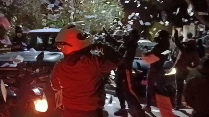 Παρέμβαση του Ρουβίκωνα στο σπίτι του Τασούλα