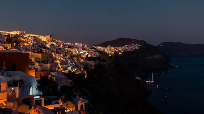 Νύχτα αγωνίας στη Σαντορίνη: Νέος σεισμός 5 Ρίχτερ, λίγες ώρες μετά την ισχυρότερη δόνηση μέχρι στιγμής των 5,3R