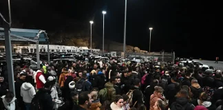 Σεισμοί στη Σαντορίνη: Το αδιαχώρητο στο λιμάνι – Νέος σεισμός 4,9 τα ξημερώματα