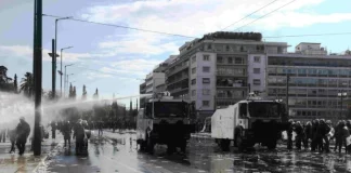 Καραμέρος για τα επεισόδια στο συλλαλητήριο: «Η Αστυνομία διέπραξε αθλιότητες με εντολή Μητσοτάκη»