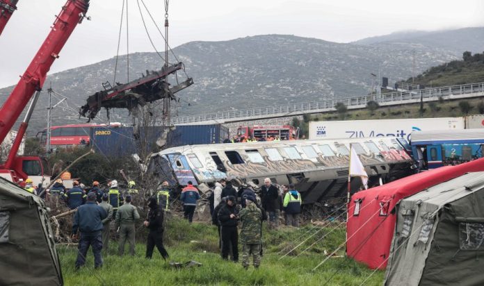 Έγκλημα Τεμπών: Δύο βίντεο και μία έκθεση οι απαντήσεις στη νέα προσπάθεια συγκάλυψης