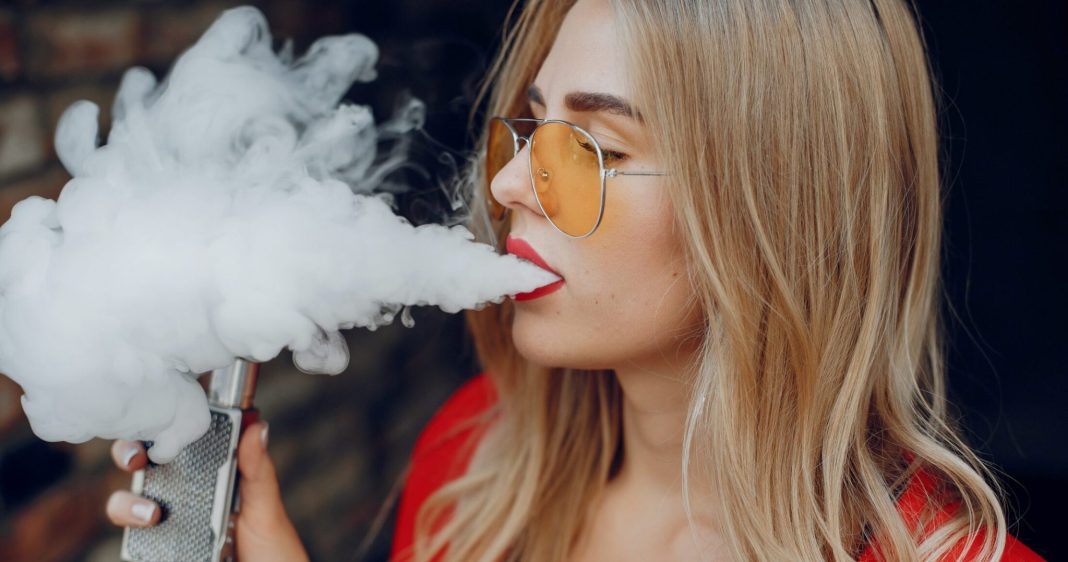 to-atmisma-einai-toso-katastrofiko-oso-to-kapnisma-ti-deichnei-nea-erevna-2048x1077