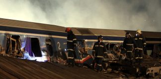 Τέμπη: Συγκλονίζει η επιζήσασα Ευδοκία για τις στιγμές μετά τη σύγκρουση – “Έρχεσαι στο δυσάρεστο δίλημμα να καείς ή να σπάσεις”