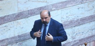 Τέμπη: Ελιγμός από κυβέρνηση με «θυσία» Τριαντόπουλου αλλαγή ατζέντας