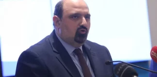 Βόλος: Συγκέντρωση διαμαρτυρίας έξω από το πολιτικό γραφείο του Χρήστου Τριαντόπουλου