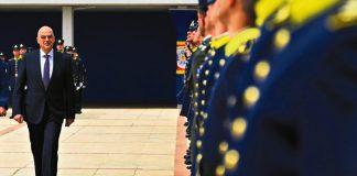 Εισαγγελική έρευνα για τον ελαφροχέρη αξιωματικό! Πώς ένας καταδικασμένος για κλοπή έγινε σύμβουλος στο γραφείο Δένδια!