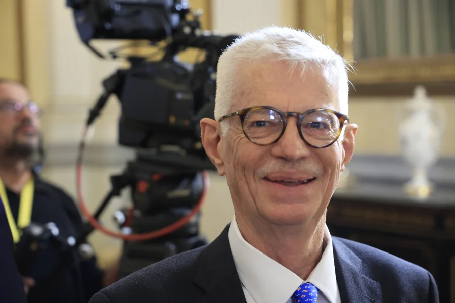 04062ac58b999c5a7b4044d9d75c9863_L