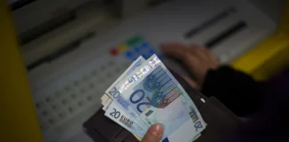 Δώρο Πάσχα ανέργων: Ποιοι θα το λάβουν με προπληρωμένη κάρτα και ποιοι όπως κάθε χρόνο