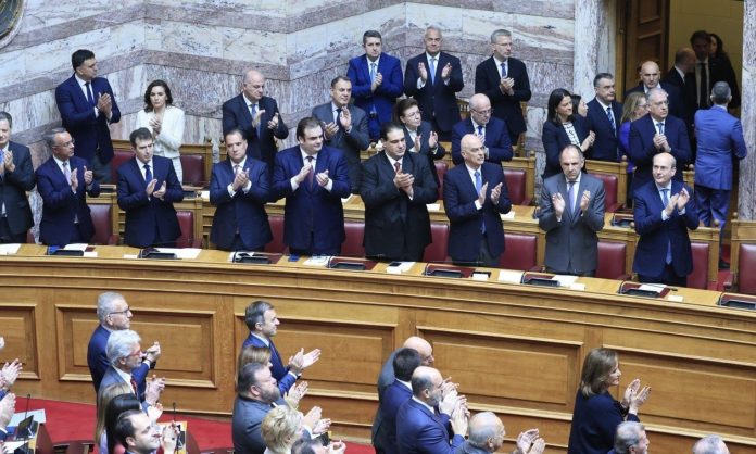 Τα μηνύματα του ανασχηματισμού: Πού ρίχνει το βάρος του ο Μητσοτάκης για την επόμενη μέρα;