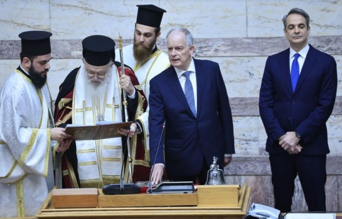 Βαριά η σκιά των Τεμπών στην ορκωμοσία του νέου Προέδρου της Δημοκρατίας – Απείχαν από την τελετή Πλεύση Ελευθερίας και Ελληνική Λύση