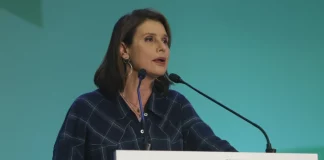 Προς διαγραφή η Μπατζελή – Χοντραίνει η αντιπαράθεση στο ΠΑΣΟΚ