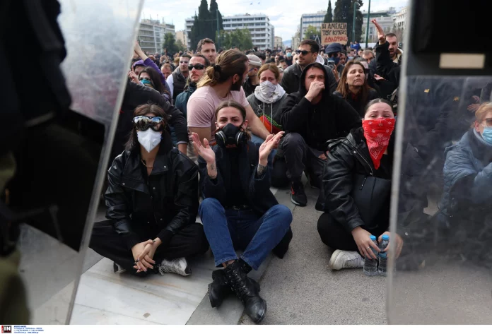 ΚΚΕ: Η κυβέρνηση έχει την απόλυτη ευθύνη για το όργιο καταστολής στο κέντρο της Αθήνας