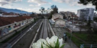 Σοκαριστική καταγγελία για τα Τέμπη: Έδωσαν σε πατέρα θύματος τη σορό με μέλος άλλου ατόμου