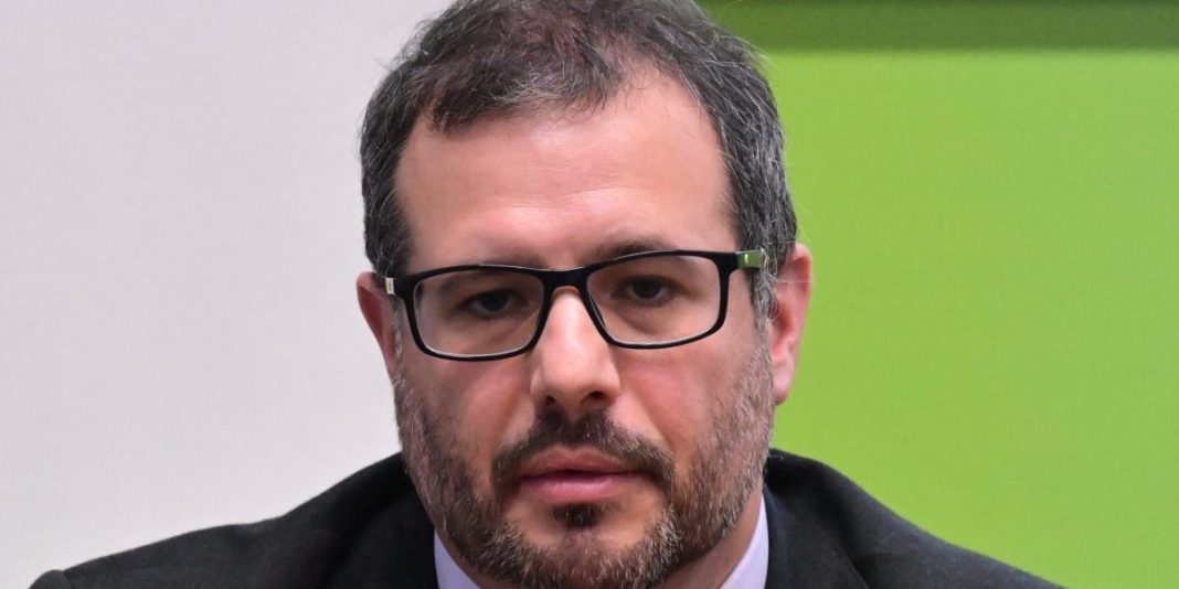 6274504-scaled-e1742318942216