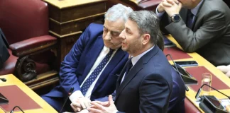 Τι λέει το ΠΑΣΟΚ για την αξιολόγηση στο Δημόσιο