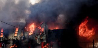 Μαίνεται η φωτιά στο Ηράκλειο – Καίγεται ολοσχερώς το εργοστάσιο (VIDEO-ΦΩΤΟ)