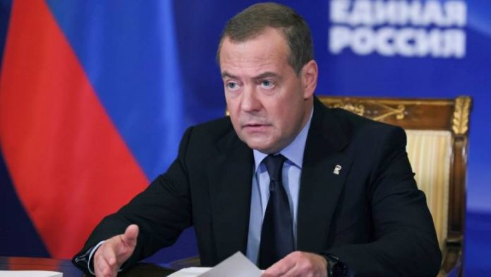 Μεντβέντεφ: Η Ρωσία έχει καθήκον να προκαλέσει τη μέγιστη ήττα στην Ουκρανία