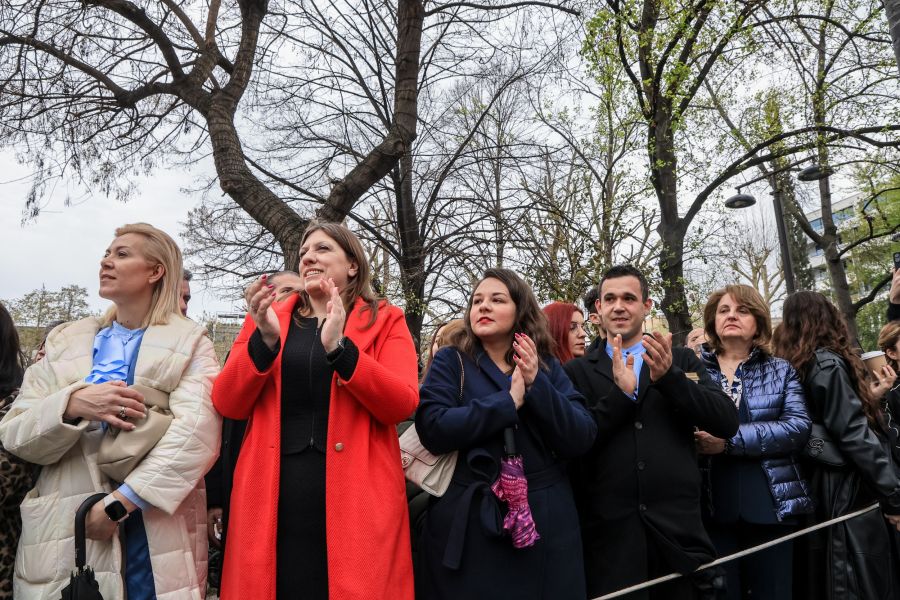 9f8ba9f89af6cb8f81b122d055fb7eaa_L