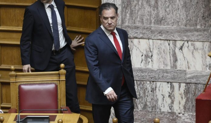 Η πρώτη κίτρινη κάρτα στον Άδωνι – Ακύρωσε την αυριανή επίσκεψη στο υπουργείο Υγείας ο Μητσοτάκης