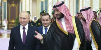 Τηλεφωνική επικοινωνία Πούτιν – Μπιν Σαλμάν για τον πόλεμο στην Ουκρανία