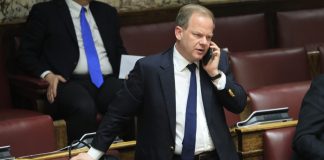 Έντονη φημολογία για παραίτηση Καραμανλή