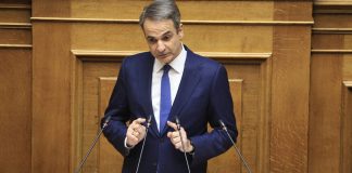 Πρό(σ)κληση Μητσοτάκη σε ΠΑΣΟΚ: Να ψηφίσουμε μαζί 4 αλλαγές στο Σύνταγμα