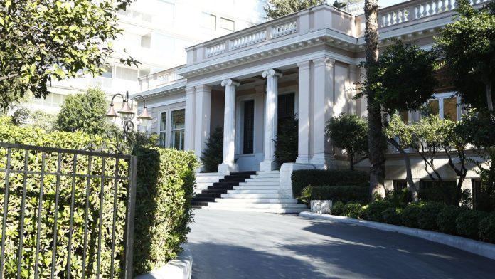 Ο ΟΠΕΚΕΠΕ, ο ανασχηματισμός και τα διλήμματα
