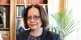 Ωμή παρέμβαση Αδειλίνη με τη μάνα Καλογήρου