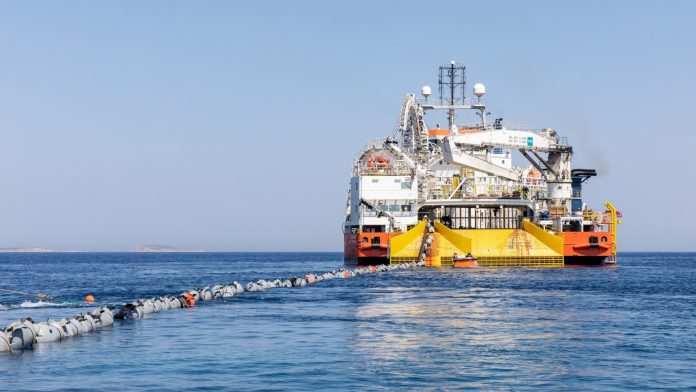 «Ναυάγησε» το ηλεκτρικό καλώδιο από Κρήτη μέχρι Κύπρο – Ούτε παραγάδι χωρίς «ΟΚ» από Άγκυρα