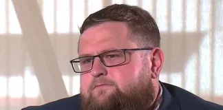 Ανατριχιαστική υπόθεση στο Λας Βέγκας: 26χρονος που βιάστηκε από τη μητέρα του πιστεύει ότι ο αδερφός του είναι παιδί του