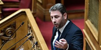 ΠΑΣΟΚ: Πώς εννοεί ο Νίκος Ανδρουλάκης την «πολιτική αλλαγή» – Συνεχίζονται οι αιχμές για την δημοσκοπική εικόνα