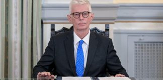 Πώς κατέρρευσε σε 33 ώρες ο Δοξιάδης, το πουλέν του Μητσοτάκη